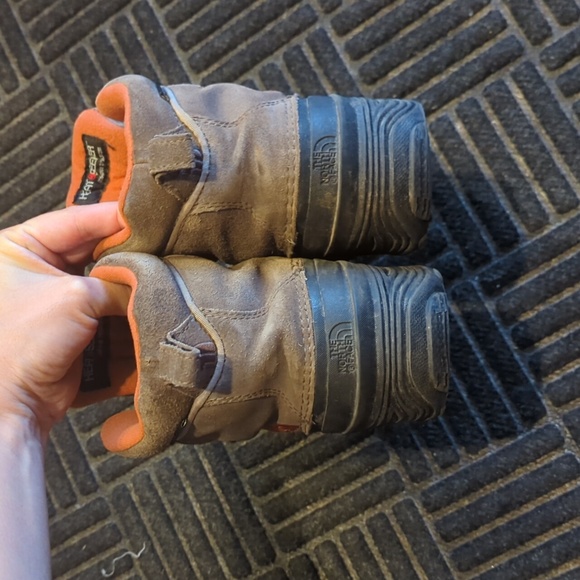 The North Face waterproof kids lined hiking boots - Picture 3 of 8